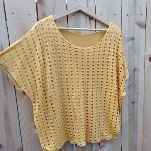 Yellow Crochet Eyelet Short Sleeve Women's Top Made In Italy Women's Size M/L